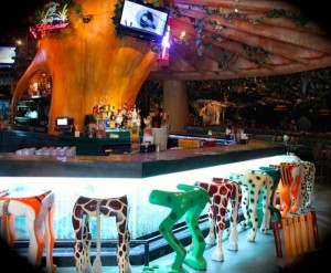 Bar-Seating-Rainforest-Cafe-600x495